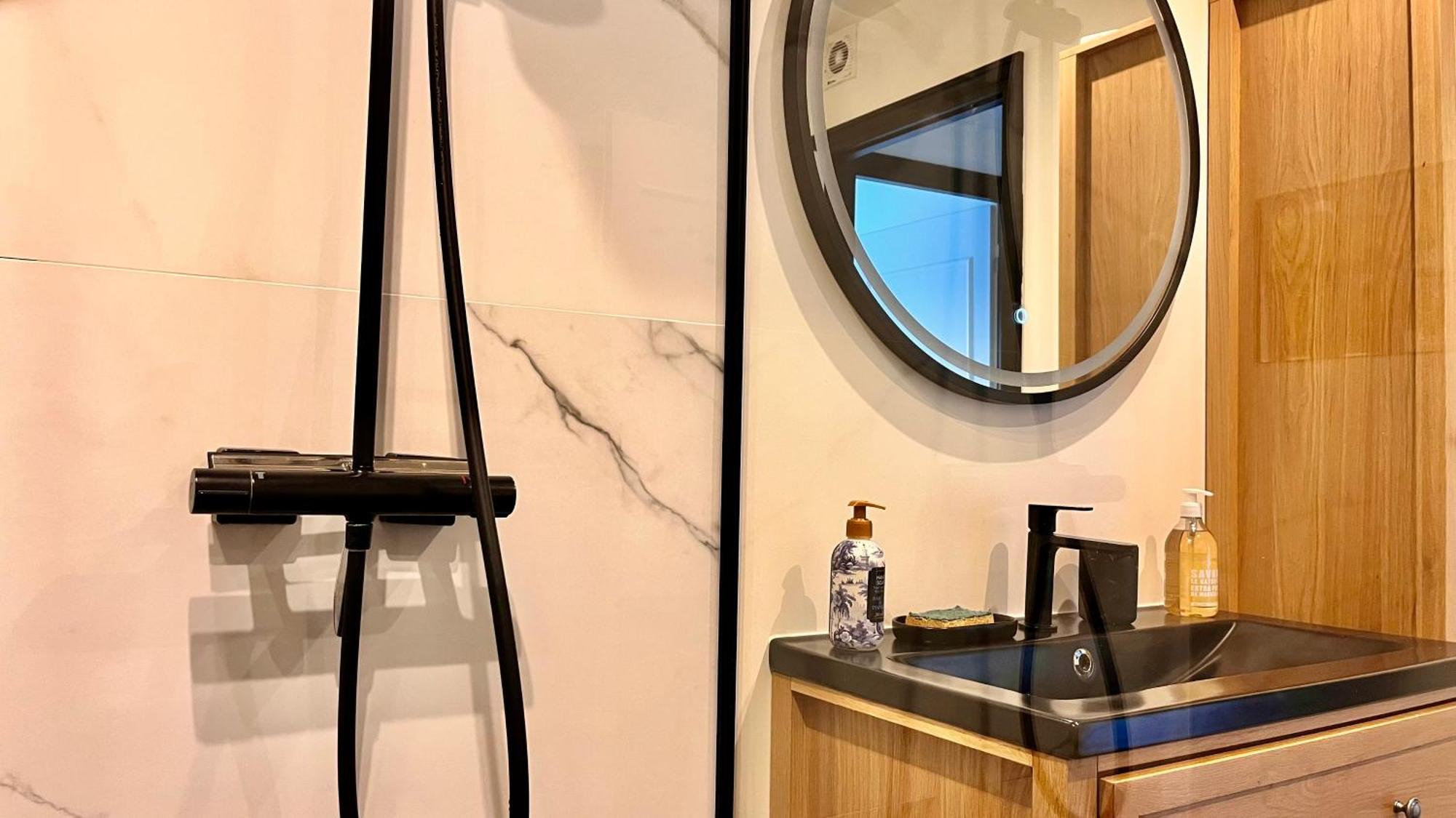 L'Azur - Apt De Standing - Piscine - Parking 르까네 외부 사진